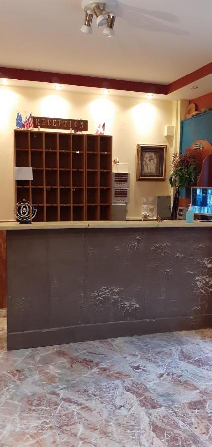 New Pantheon Hotel 卡梅纳维洛拉 外观 照片
