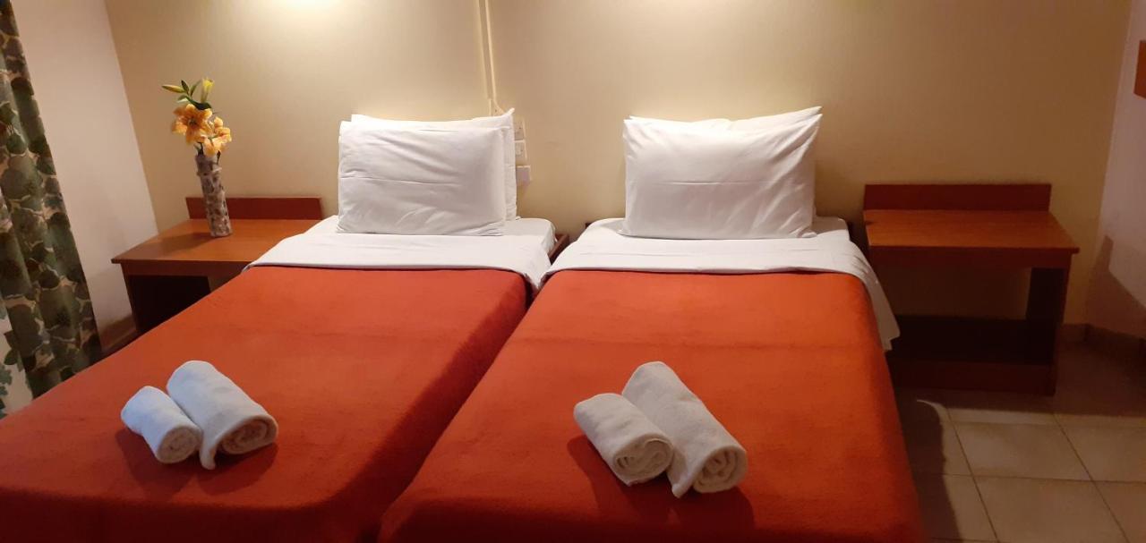 New Pantheon Hotel 卡梅纳维洛拉 外观 照片